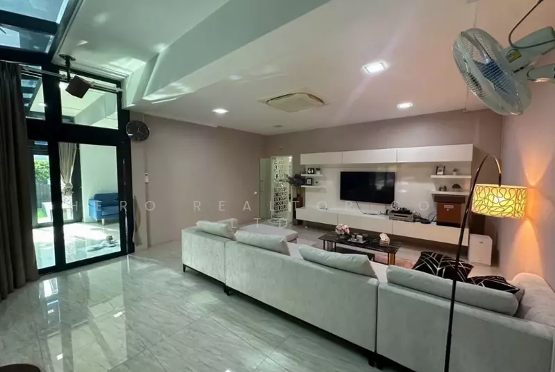 For Rent Bangkok House Mantana Rama 9-Srinakarin Bangkapi BRE26218, Bangkok