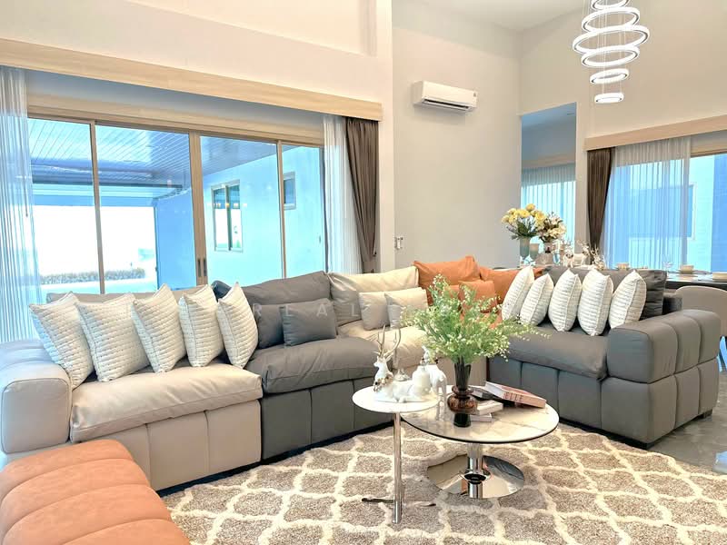 Luxury Pool Villa for Sale Thung Klom Tan Man, Chon Buri (Pattaya)