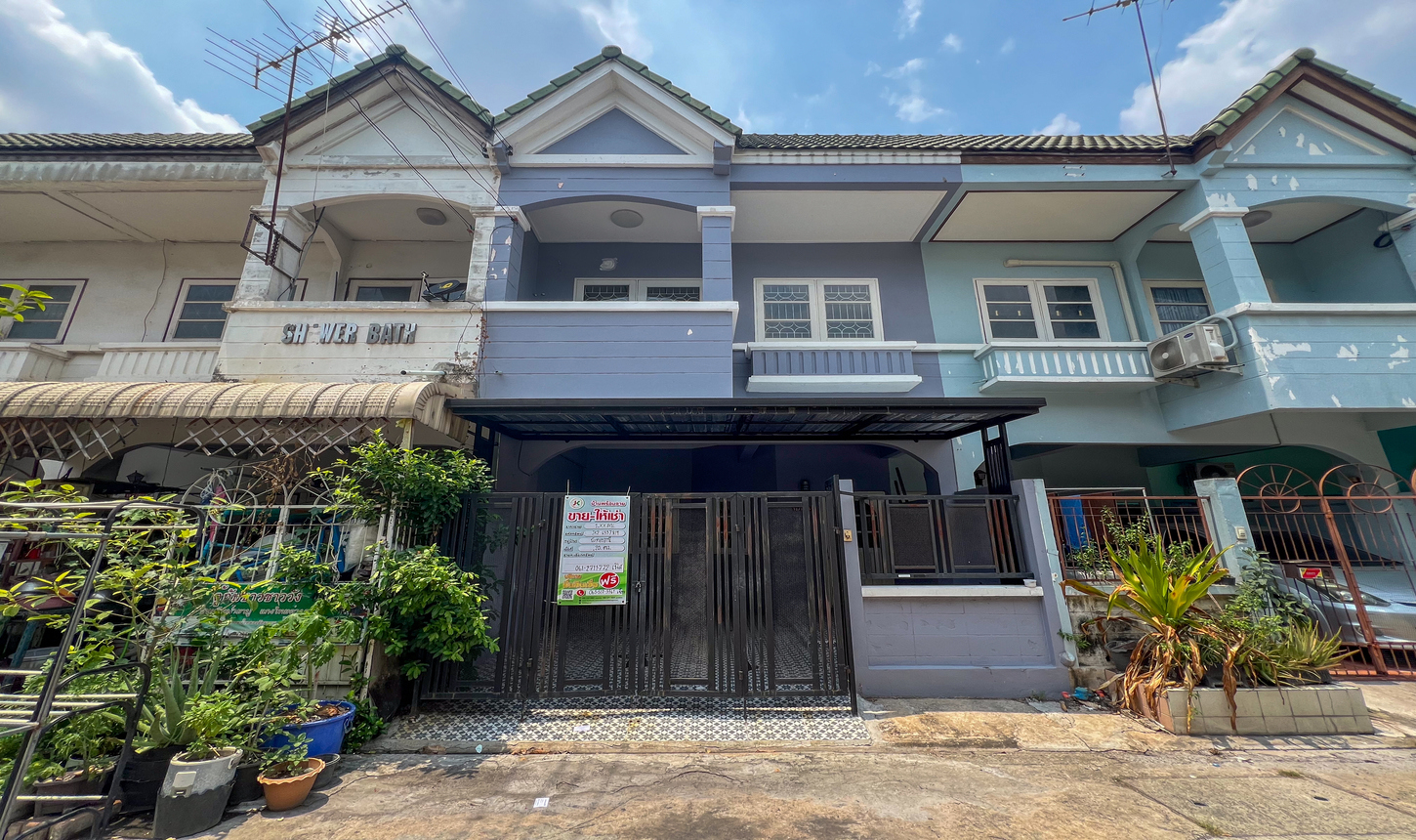 Townhouse in Buathongthani Village, Bang Buathong, Nonthaburi