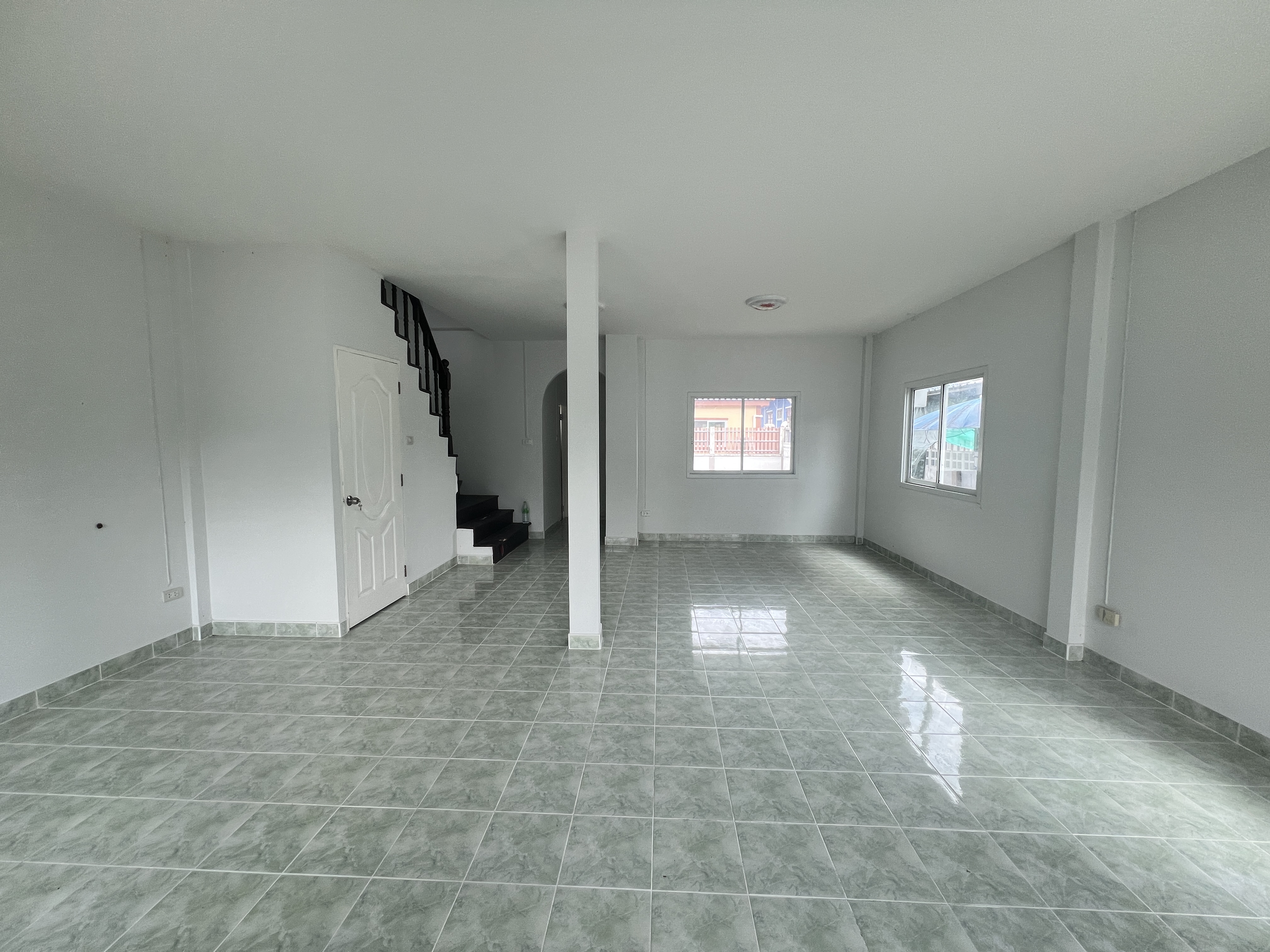 บ้านแฝด โครงการบ้านสวนแสนสุข องครักษ์ : ปรับปรุงใหม่
