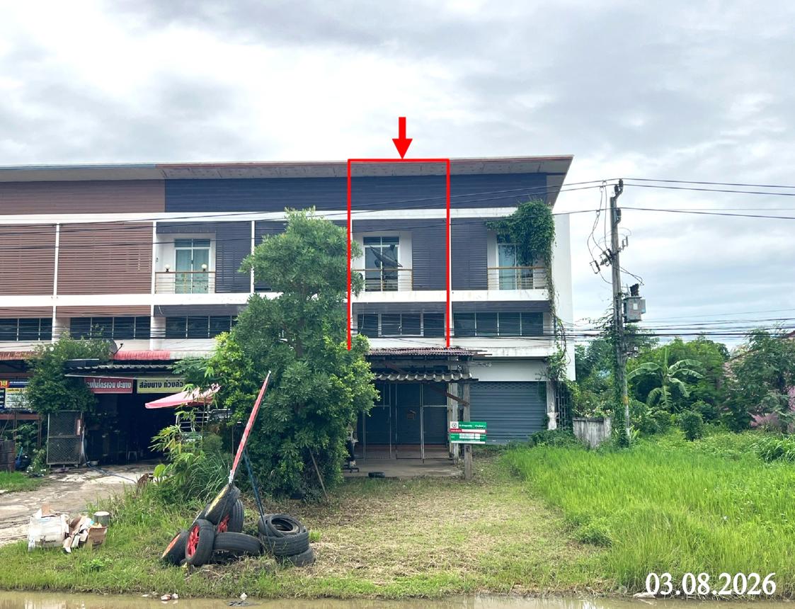 Commercial townhouse in Phrae, Phrae Province, with a total area of 160 square wah, located on a 4-story building with 3 bedrooms, 2 bathrooms, and 1 parking space.