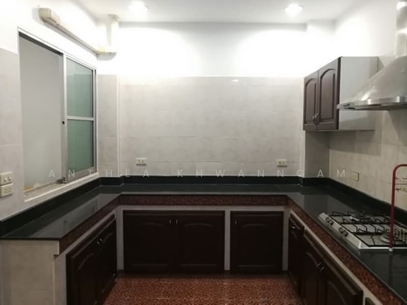4-BR Townhouse, Bangkok