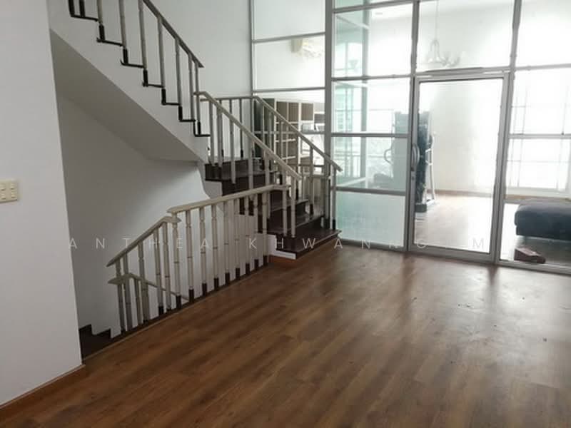 4-BR Townhouse, Bangkok