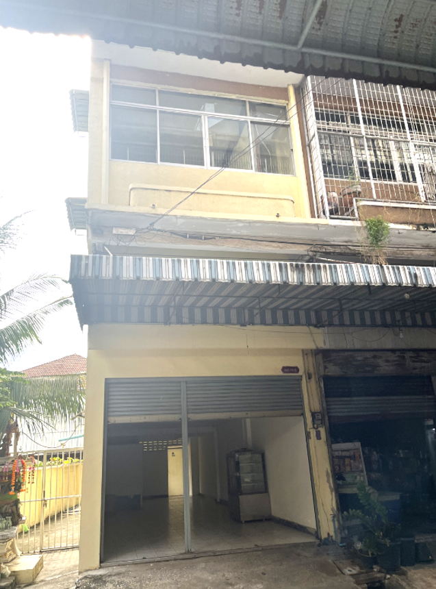 Commercial Townhouse in Samutsakorn, Samutsakorn Province