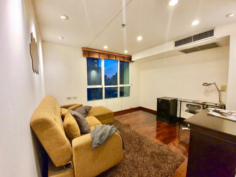 Urbana Langsuan, Bangkok