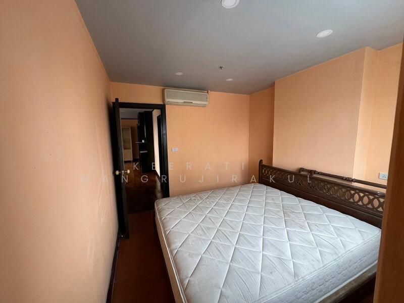 Klongjan Place condominium, Bangkok