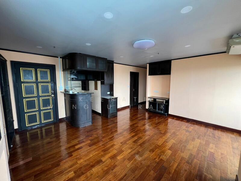 Klongjan Place condominium, Bangkok