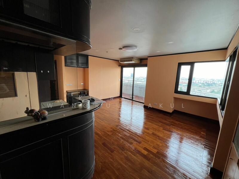 Klongjan Place condominium, Bangkok