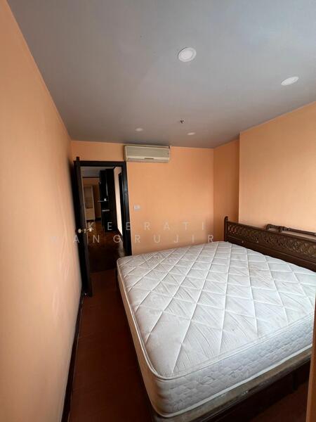 Klongjan Place condominium, Bangkok