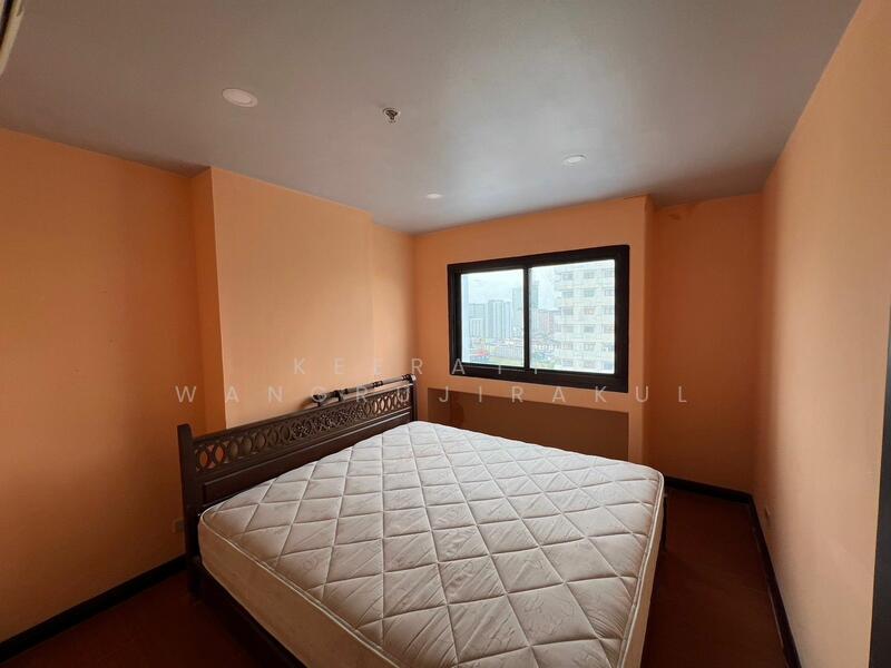 Klongjan Place condominium, Bangkok