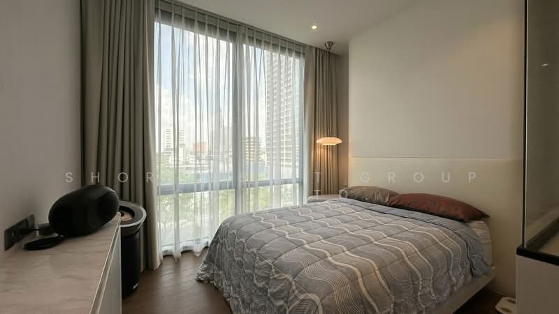 Muniq Langsuan, Bangkok