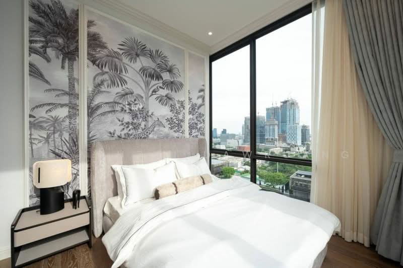 Muniq Langsuan, Bangkok