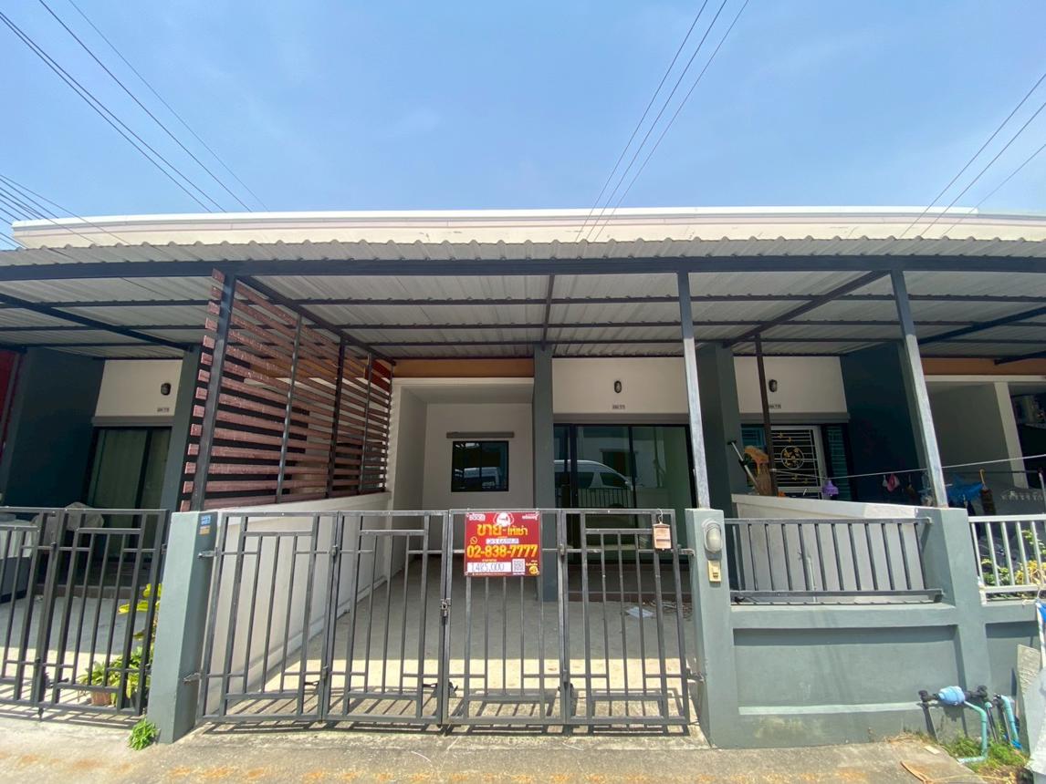 Townhouse at The Living Sriracha, Chonburi