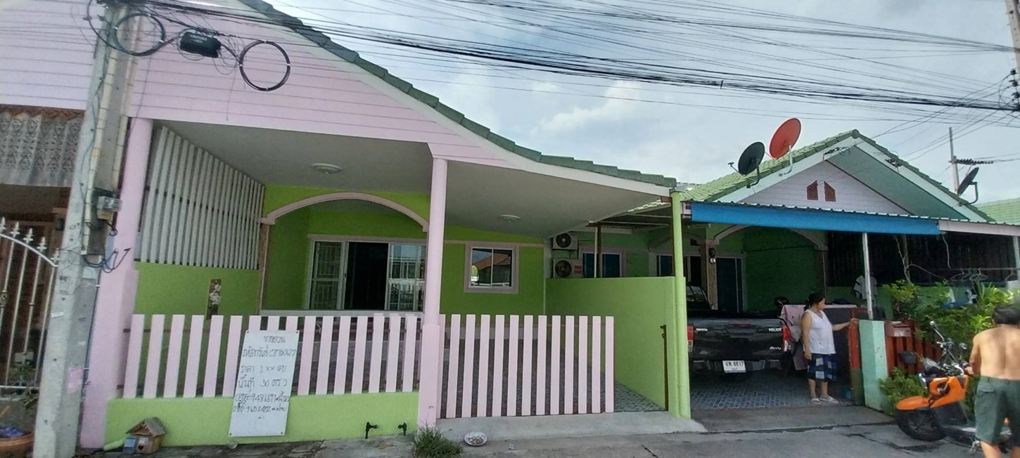 Townhouse, Uttaphinna Village, Pan Thong, Chonburi