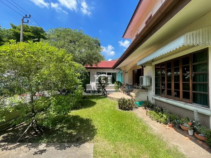 46015 - บ้านเดี่ยว 2 ชั้น หลังใหญ่ริมทะเลสาป ชลลดา รามอินทรา (L&H) ใกล้แฟชั่นไอส์แลนด์, Bangkok