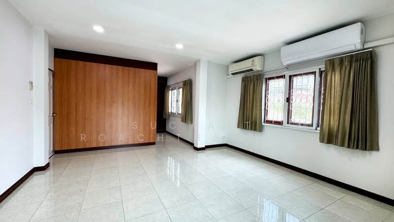 SALE Two-story Detached House size 54 sqw., Phatthanakan-Srinakarin area., Bangkok