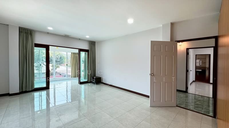 SALE Two-story Detached House size 54 sqw., Phatthanakan-Srinakarin area., Bangkok