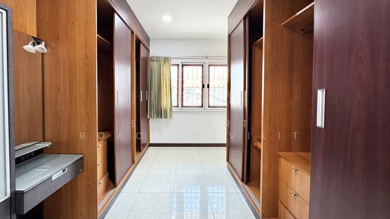 SALE Two-story Detached House size 54 sqw., Phatthanakan-Srinakarin area., Bangkok