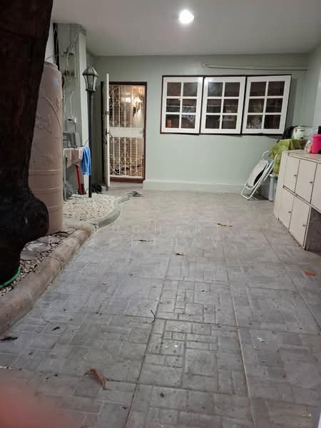 Townhouse for Sale 3 floors 26 sqw., Asok-Nana Area, Bangkok