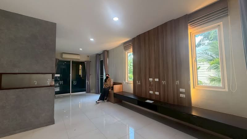 Baan Klang Muang Kaset-Nawamin, Bangkok