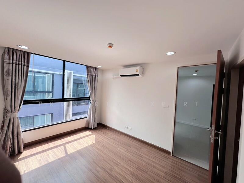 Zenith Place Sukhumvit 42, Bangkok