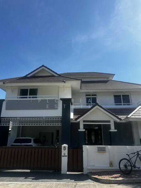 Pool View Villa for sale in East Pattaya with 5 Bedrooms, Chon Buri (Pattaya)