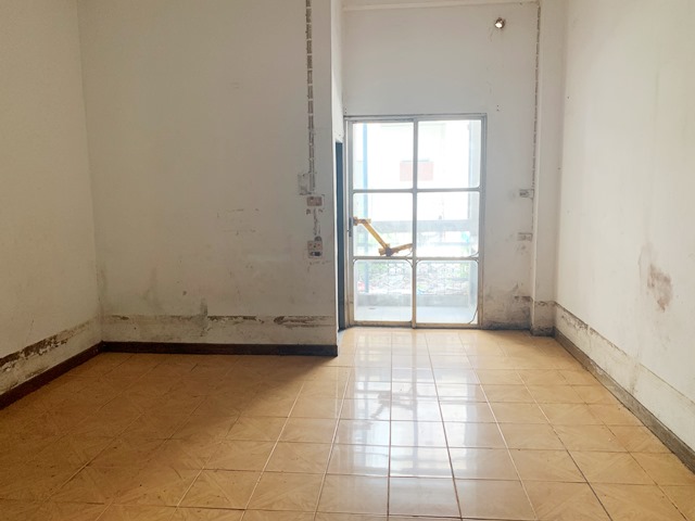 คอนโดมิเนียม โครงการบ้านพหล 52 บางเขน
