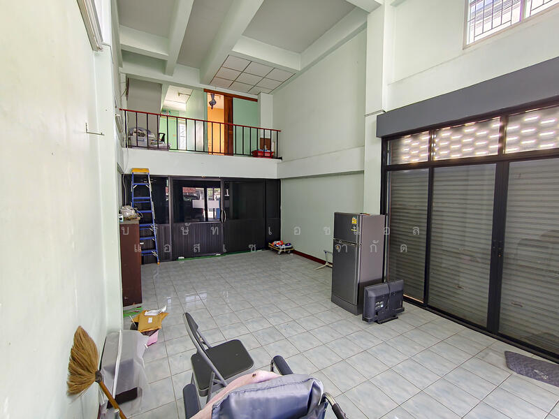 Buathong Thani, Nonthaburi