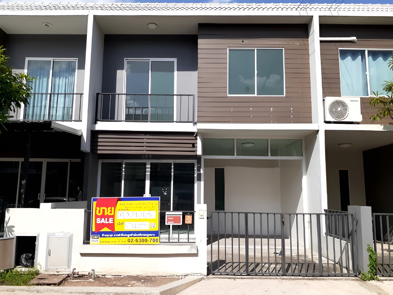 Townhouse project Areeya The Colors Bang Chak