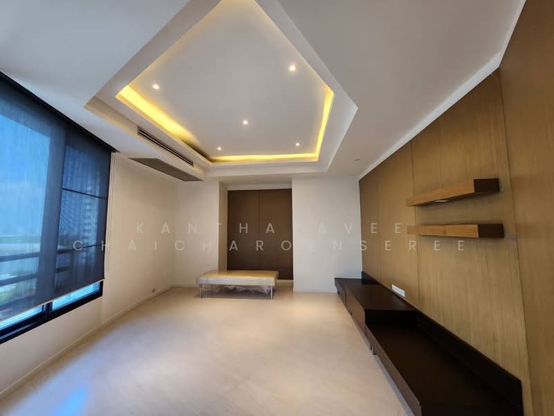 Royal River Place, Bangkok
