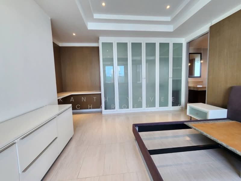 Royal River Place, Bangkok