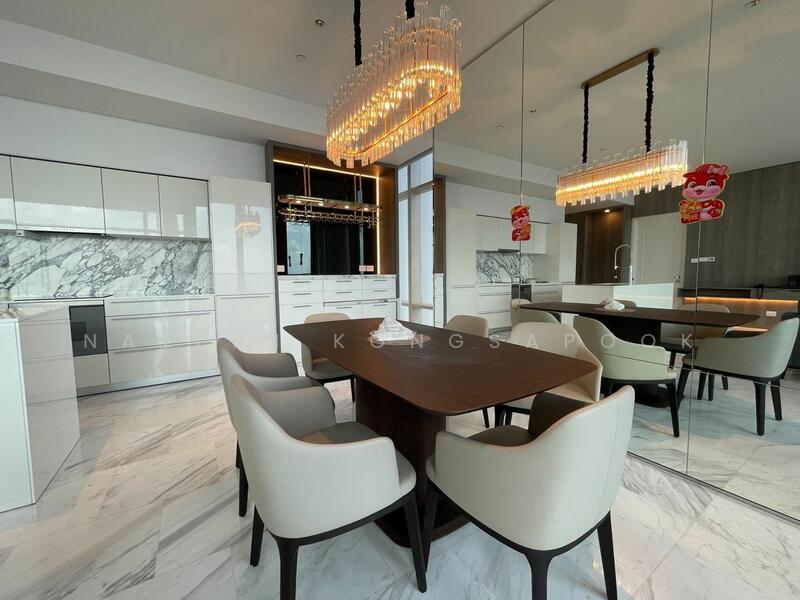 Four Seasons Private Residences, Bangkok