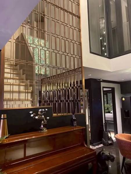 Na Vara Residence, Bangkok