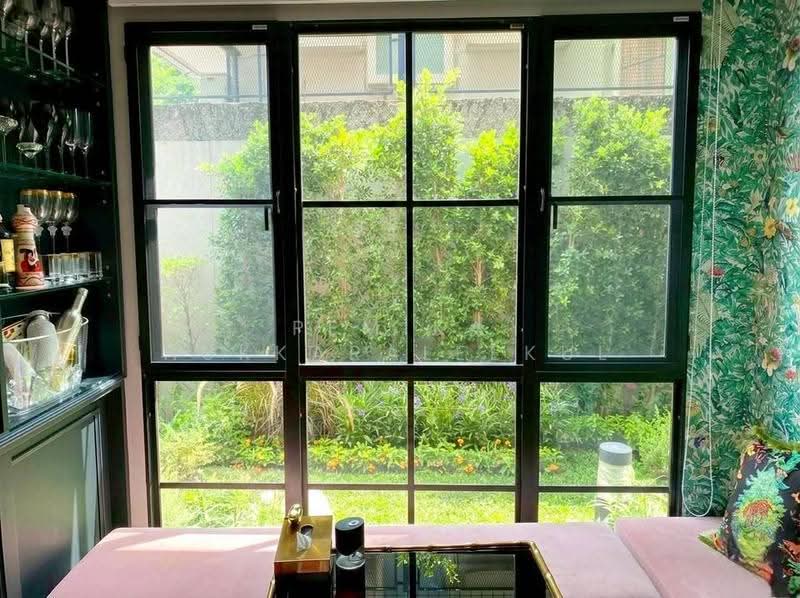Na Vara Residence, Bangkok