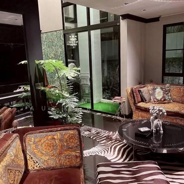 Na Vara Residence, Bangkok