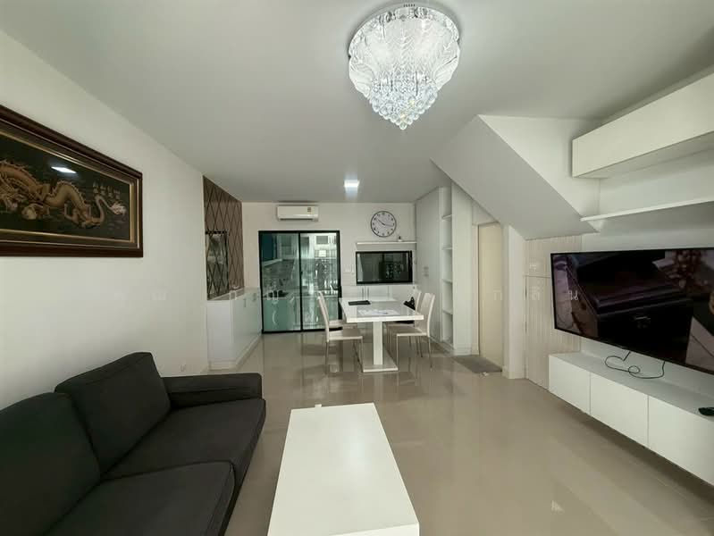 Baan Klang Muang Srinakarin – Onnut, Bangkok