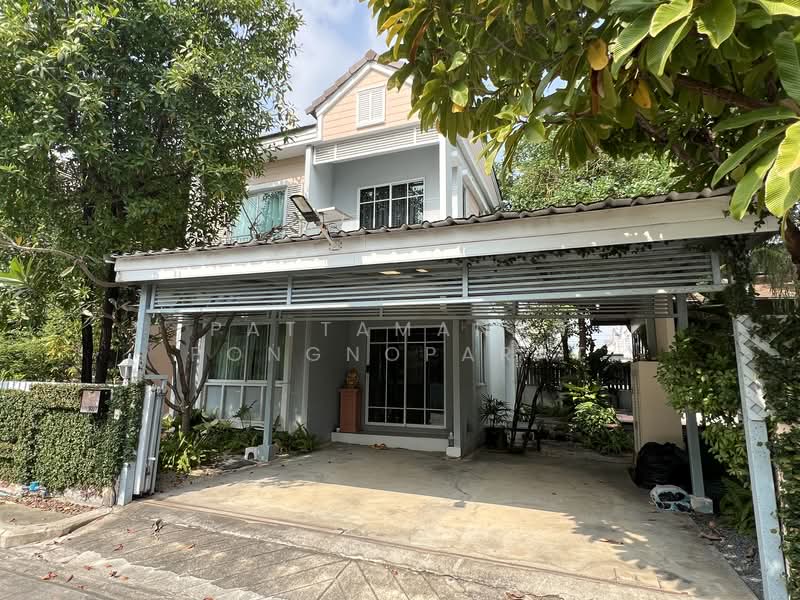 The village Chaengwatthana-Tiwananon, Nonthaburi
