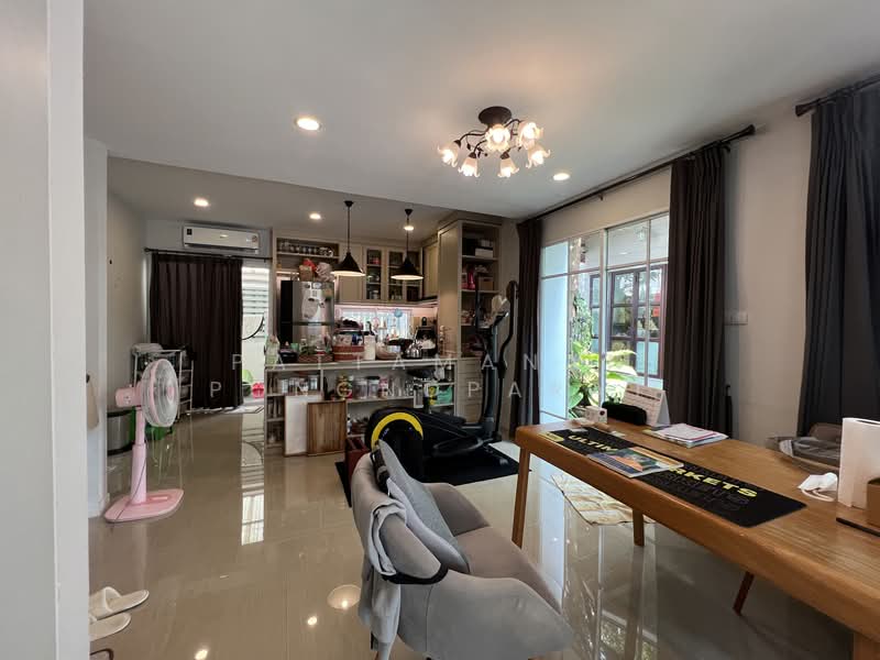 The village Chaengwatthana-Tiwananon, Nonthaburi
