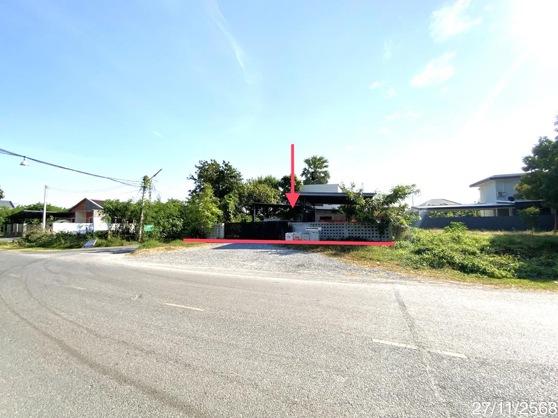 Single-Family Home in Lopburi, Lopburi Province