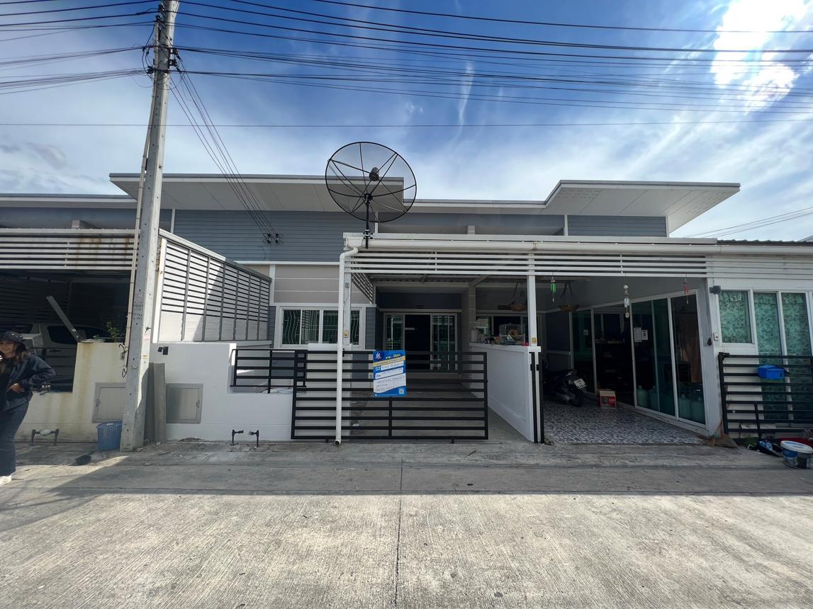Townhouse Gkhsira Park Ban Bung Chonburi
