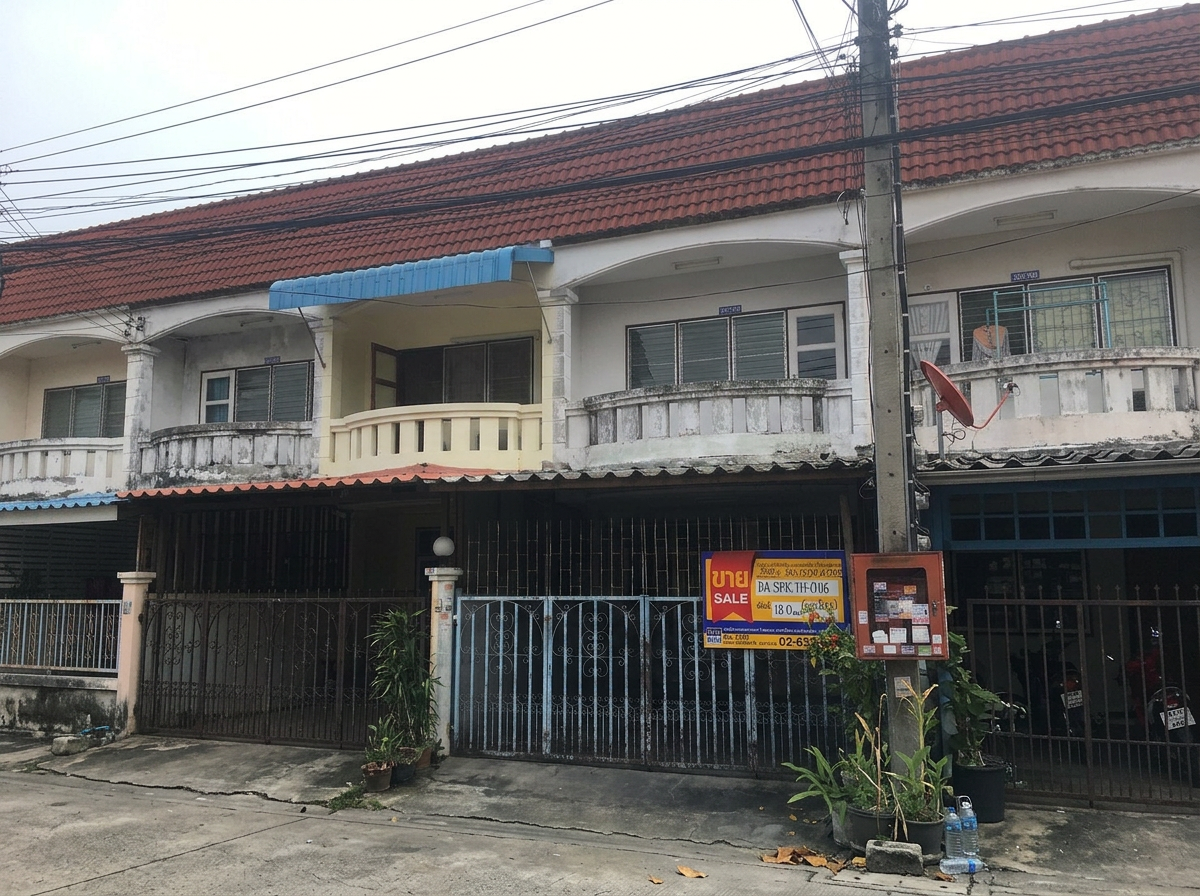 Townhouse project at Piyapattana, Phra Samut Chedi District