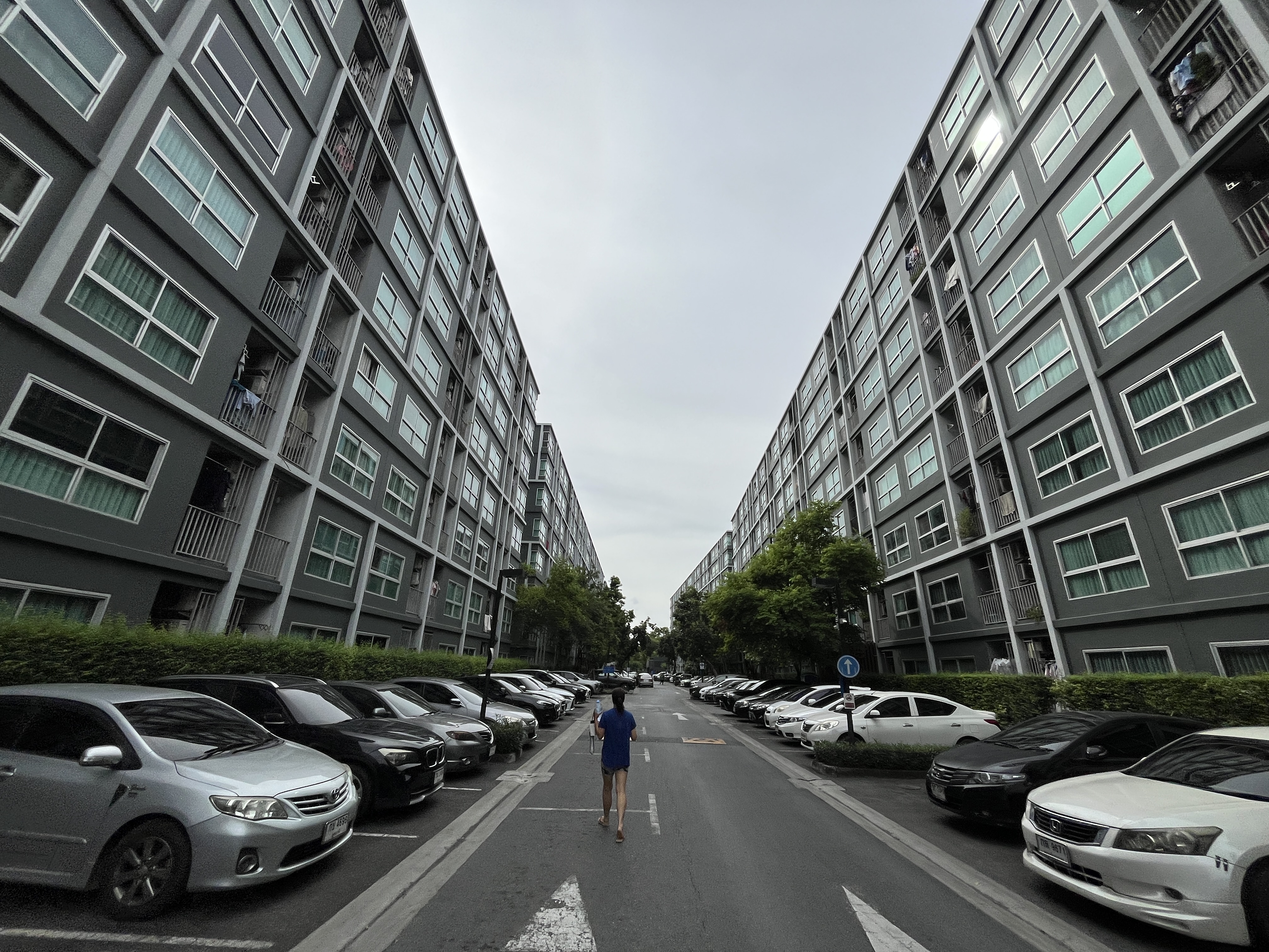 ห้องชุดพักอาศัย โครงการดี คอนโด รามคำแหง (Condo Ramkhamhaeng)