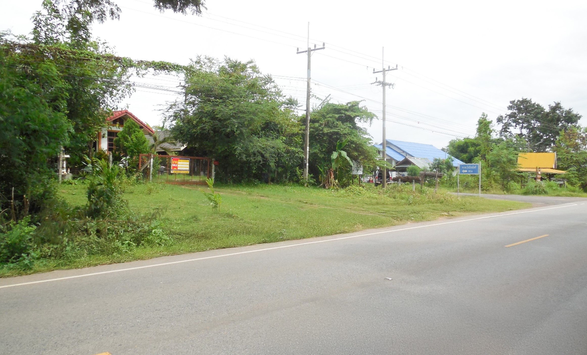 บ้านเดี่ยว ถนนสายโพนทอง-เสลภูมิ ร้อยเอ็ด