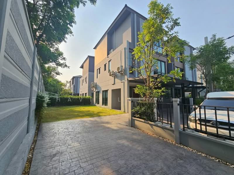 Baan Klang Mueng The Edition Phaholyothin-Ramintra, Bangkok