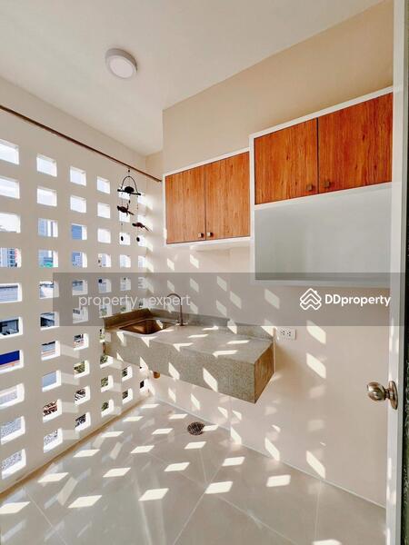 I-House Rama 9-Ekkamai, Bangkok