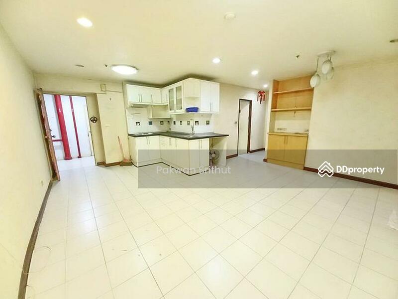 Klongjan Place condominium, Bangkok