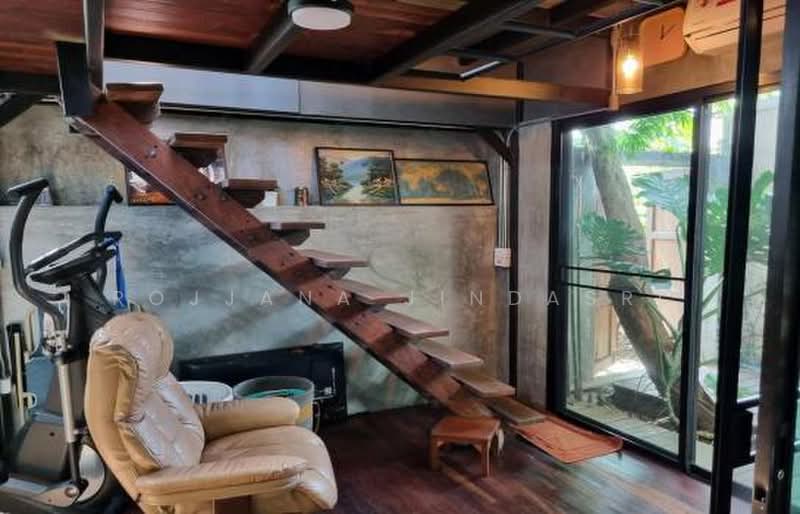 4-BR Townhouse, Bangkok