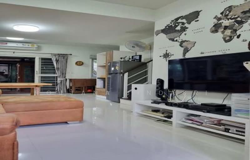 4-BR Townhouse, Bangkok