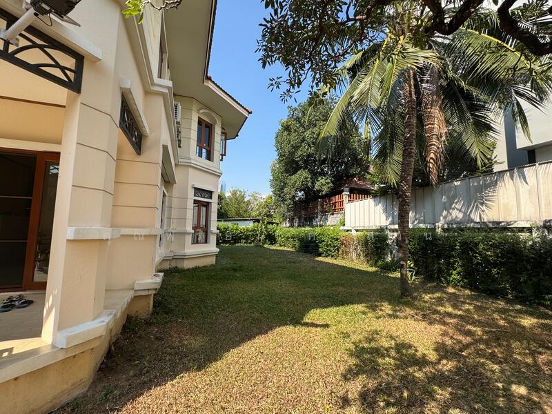 2-Storey House, Prasat Suk Alley, Bangkok