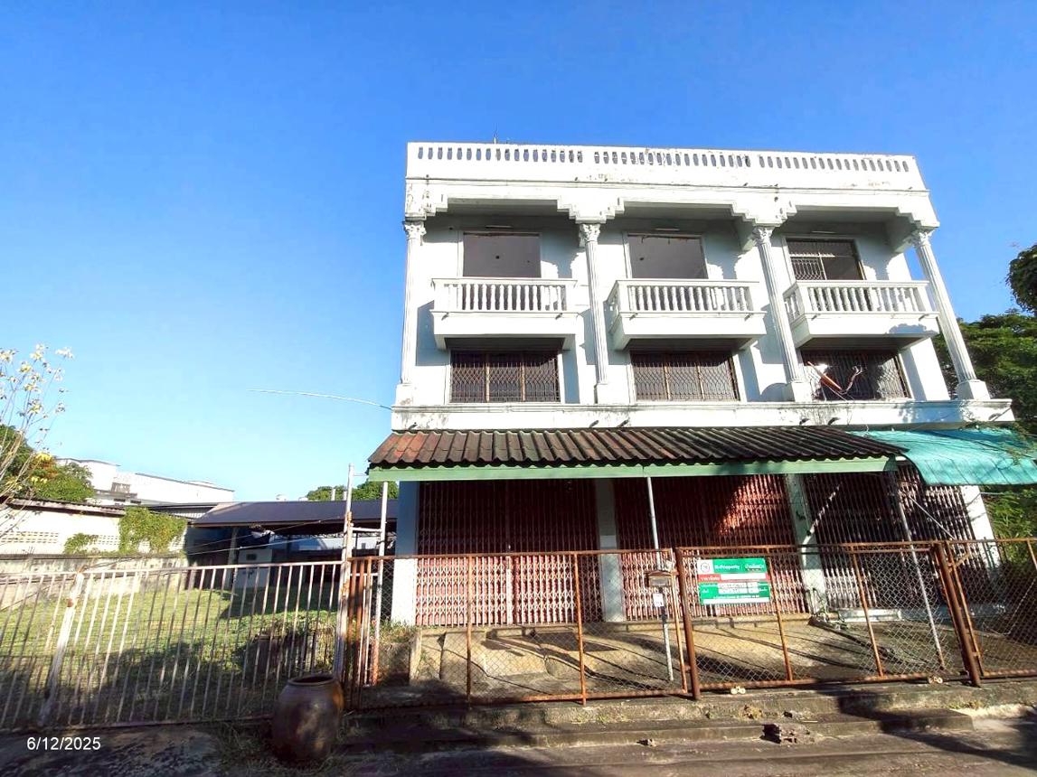Commercial Townhouse in Chum Phae, Khon Kaen